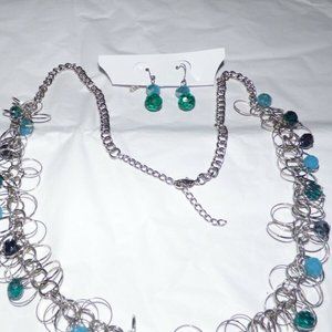 BLUE GREEN BEADS SILVER TONE ADJUSTABLE NECKLACE WITH MATCHING EARRINGS